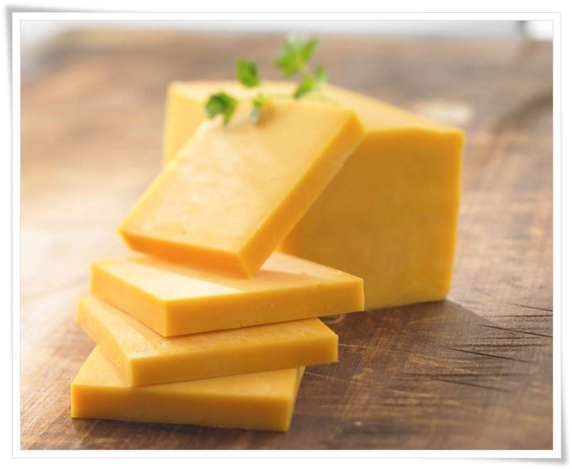 Parmesan* là loại cheese (phô mai) cứng