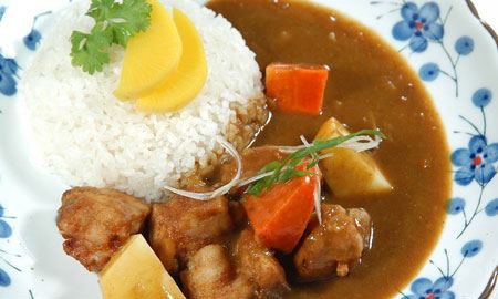 Cơm cari thịt bò kiểu nhật