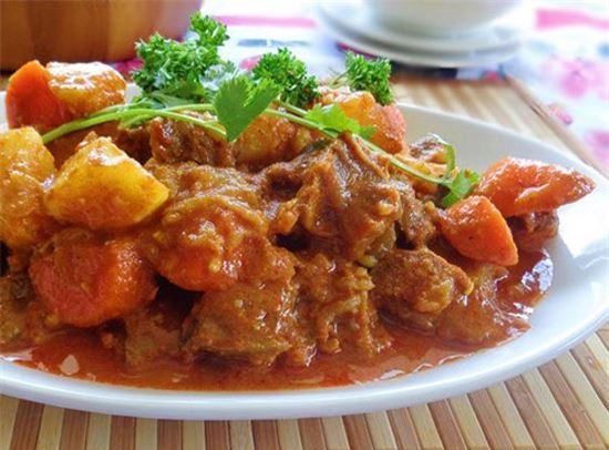 Thịt bò hầm khoai tây