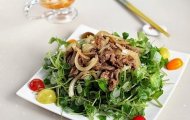 Giải nhiệt cơ thể với rau càng cua trộn thịt bò
