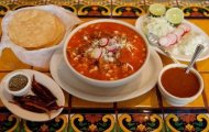 Trải nghiệm ẩm thực Mexico với bò Mỹ hầm cay ăn cùng cơm độn đậu đỏ và bánh tortilla