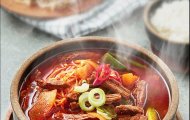 육개장 – 얼큰한 국물에 담긴 한식의 정성