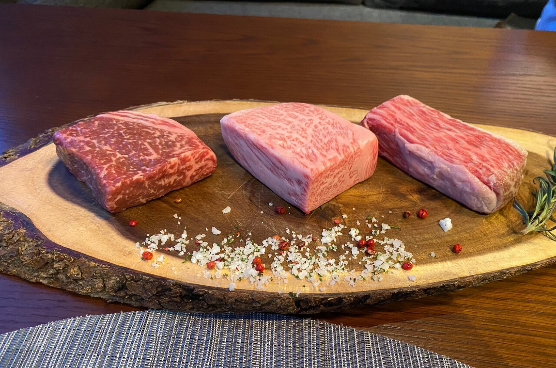steak nướng muối hồng